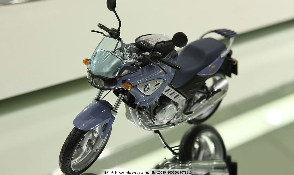 宝马摩托车模型图片,现代科技 交通工具 摄影图