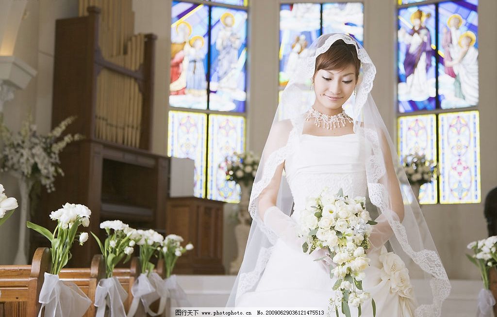 欧式教堂婚礼唯美浪漫图