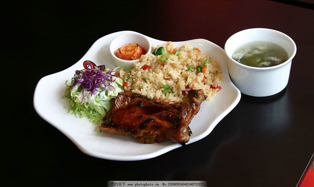 虾仁碳烤饭,西餐美食,餐饮美食,摄影图库,180DPI,JPG